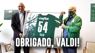 Funcionário mais antigo da Academia de Futebol se aposenta, e ganha homenagem do Palmeiras; assista