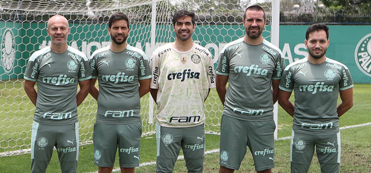 Abel Ferreira no Palmeiras: jogos, gols, títulos e mais números do