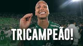 Veja como foi a comemoração do Tri da Libertadores no gramado do Estádio Centenário