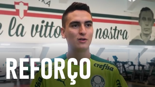 Atuesta assina, passa por exames, conhece a Academia e manda recado à torcida; assista