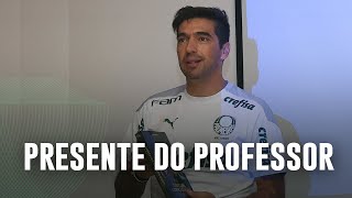 TV Palmeiras: treino tático, presente de Abel e papo com Wesley