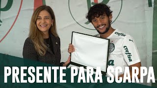 Com futuro incerto, Scarpa recebe homenagem pelos 200 jogos