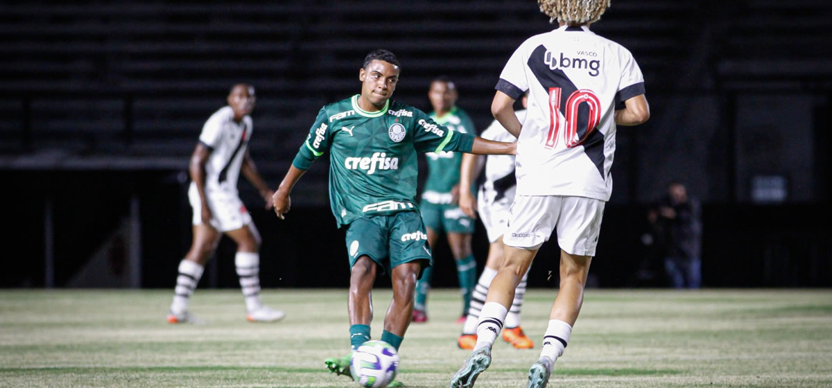 Estêvão marca golaço e Palmeiras empata com o Vasco pela semifinal da Copa do Brasil Sub-17
