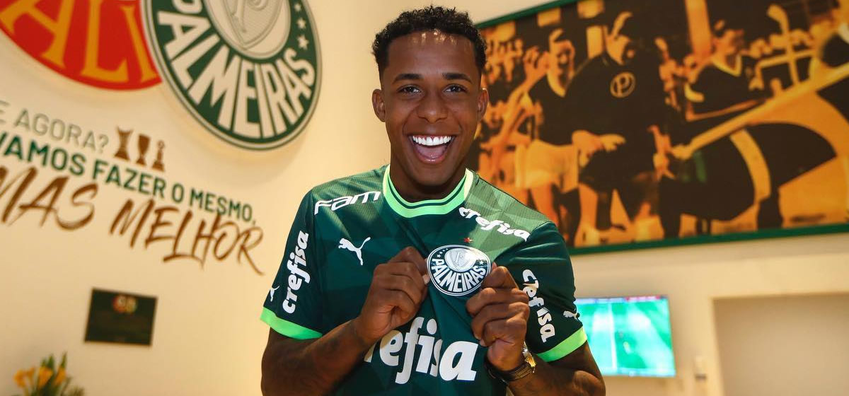 Palmeiras prorroga contrato de Kevin e negocia para aumentar participação nos direitos do atacante