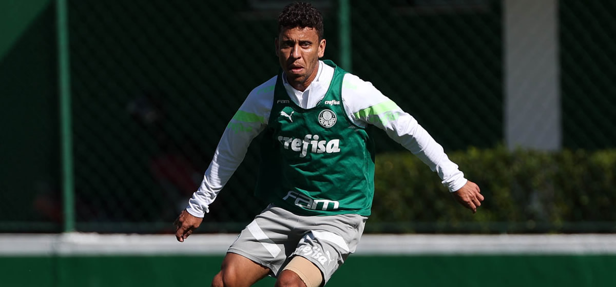 Marcos Rocha é novidade no treino de reapresentação do Palmeiras