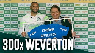 Weverton recebe homenagem pelos 300 jogos pelo Verdão; assista