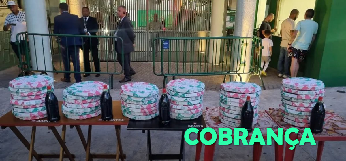 Com pizza, torcida do Palmeiras protesta antes de reunião do Conselho; veja fotos e vídeos