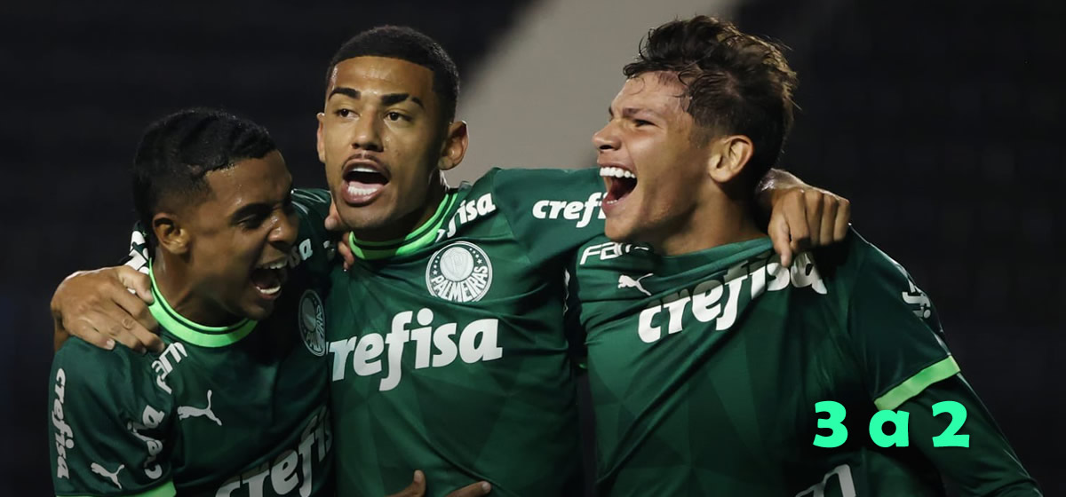 Palmeiras larga na frente do Corinthians na semifinal do Brasileirão Sub-17