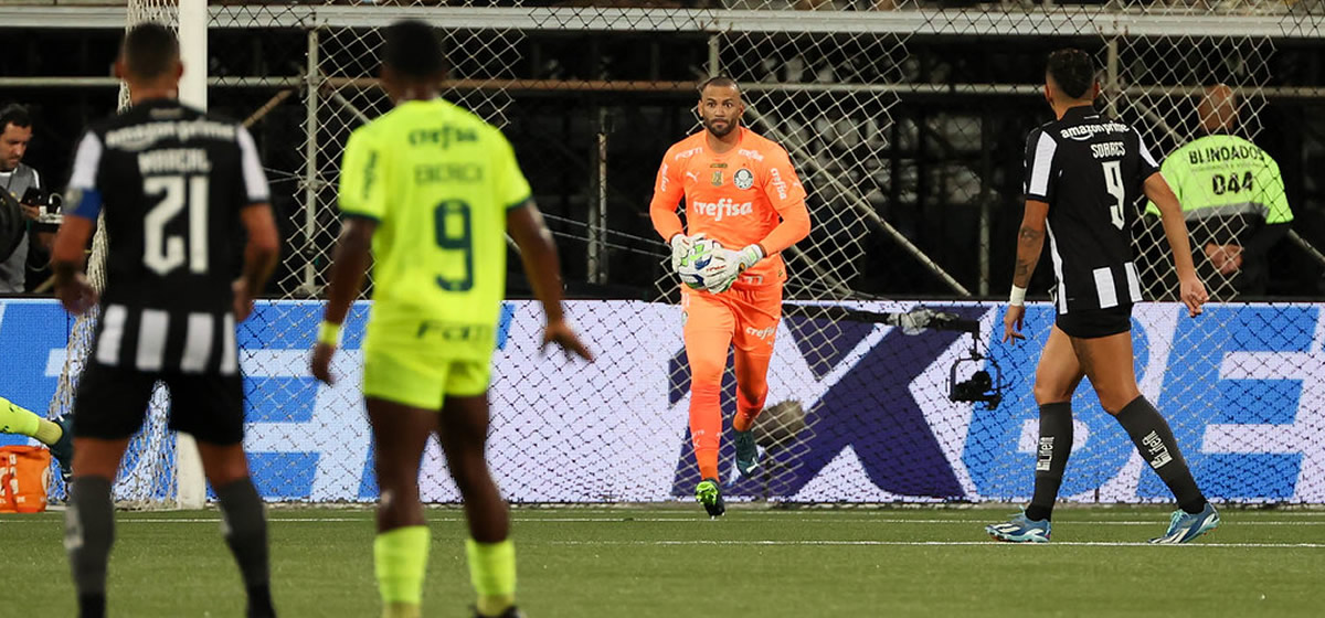 Weverton revela conversa de Abel antes da virada sobre o Botafogo: "Fez a diferença no vestiário"