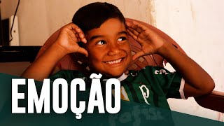 Palmeiras vai ao interior do Ceará para conhecer e presentear Wesley; assista