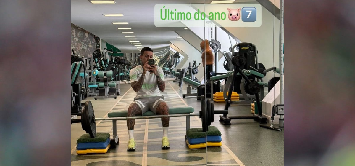 Em recuperação, Dudu publica foto na Academia de Futebol: "Último do ano"