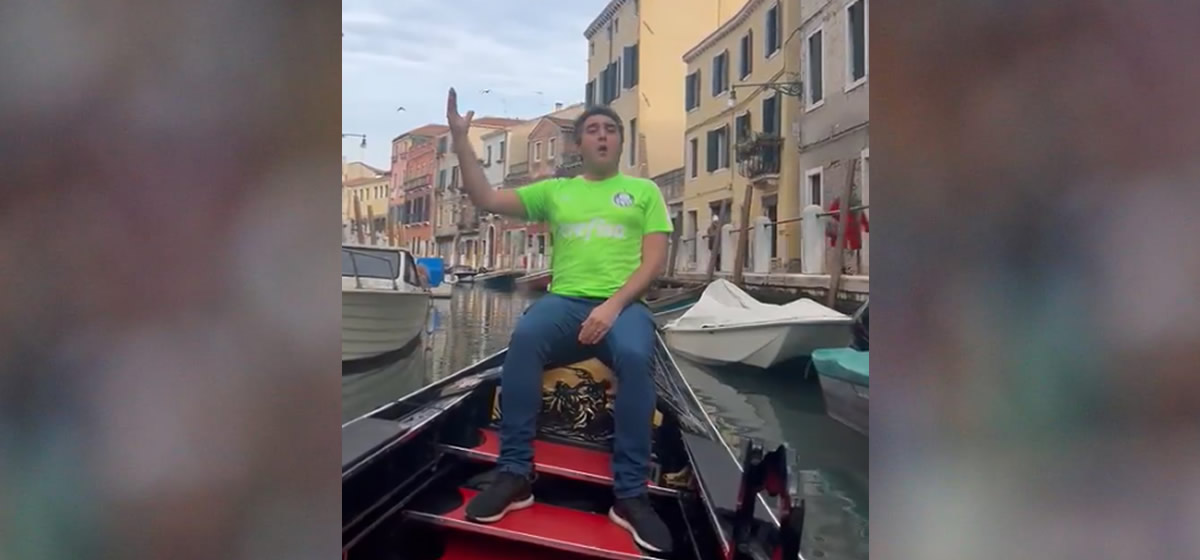 Vídeo: torcedor-tenor canta música do Palmeiras em Veneza e viraliza