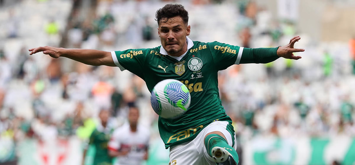 Raphael Veiga pede cabeça erguida ao Palmeiras: "Estamos só no começo do ano"