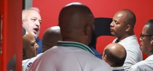 Ameaçado de processo, diretor de futebol do São Paulo pede desculpa a Abel Ferreira