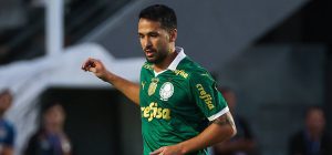 Luan vê primeiro tempo ruim do Palmeiras e mostra confiança em virada: “Jogo de 180 minutos”