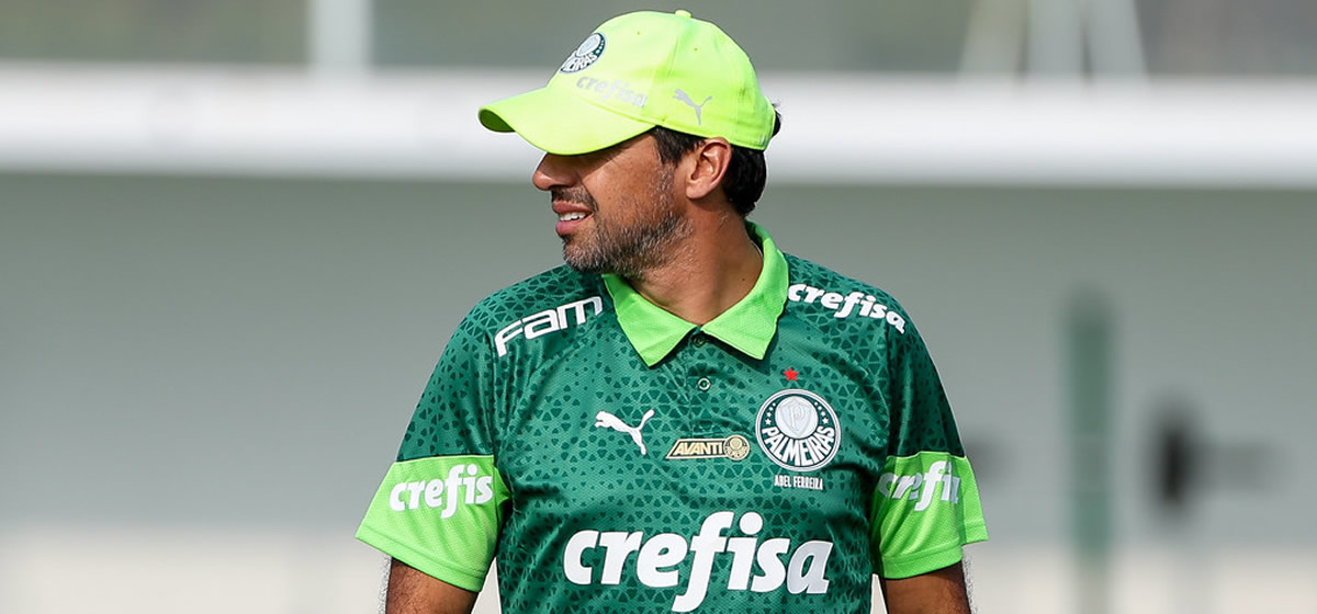 Abel comanda treino técnico na Academia; veja possível escalação do Palmeiras