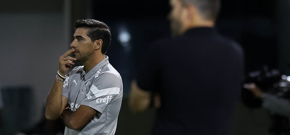 Abel vê derrota injusta e cobra cabeça erguida ao Palmeiras: "Temos que saber lidar"