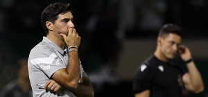 Abel elogia elenco do Palmeiras e ainda não fala sobre Felipe Anderson