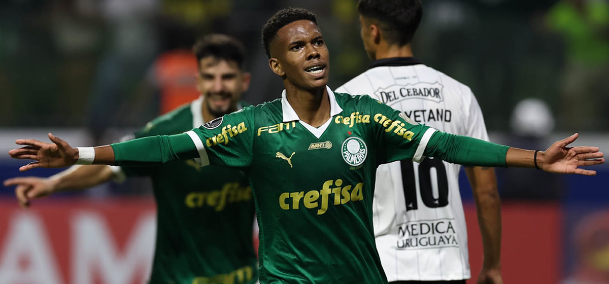 Estêvão revela reação que teve ao saber da titularidade e comemora primeiro gol pelo Palmeiras