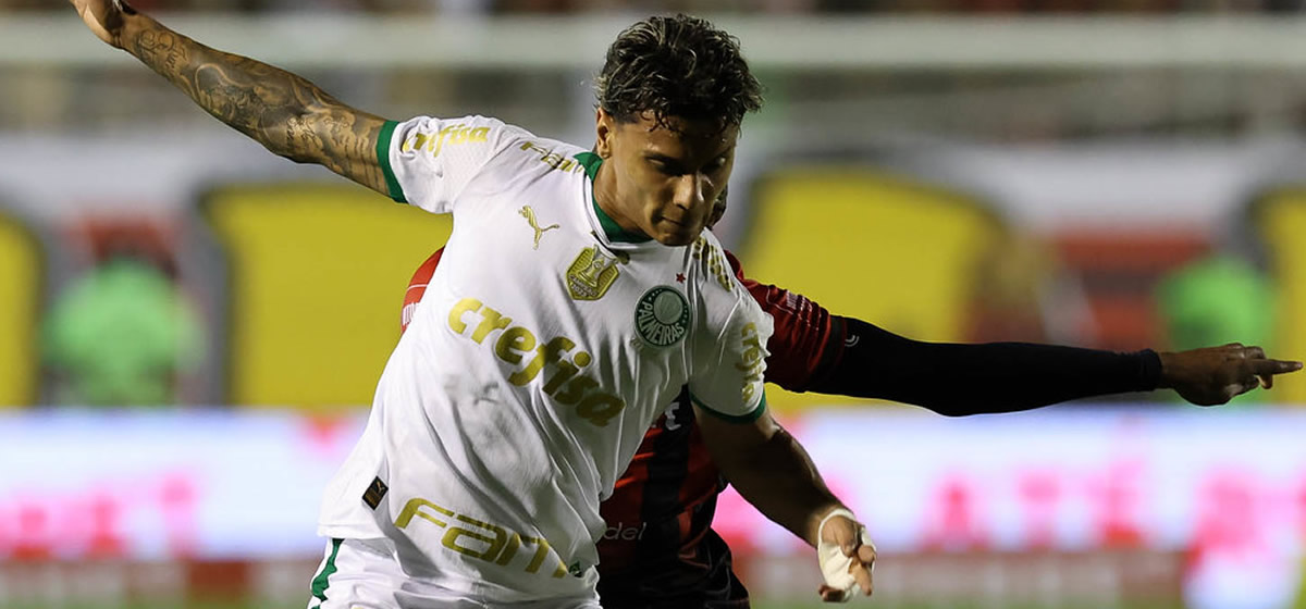 Decisivo em Salvador, Ríos destaca aspecto mental do Palmeiras: "Vai brigar por todos campeonatos"