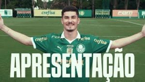 Veja como foi a apresentação oficial de Rômulo