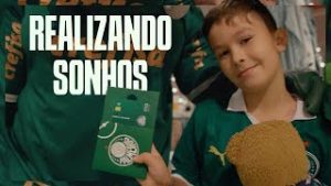 Palmeiras realiza sonho inusitado de torcedor mirim