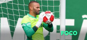 Weverton minimiza crise do Vasco e espera jogo difícil no Allianz Parque