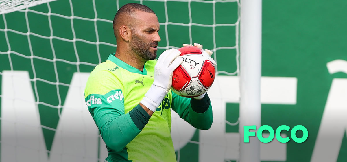 Weverton minimiza crise do Vasco e espera jogo difícil no Allianz Parque