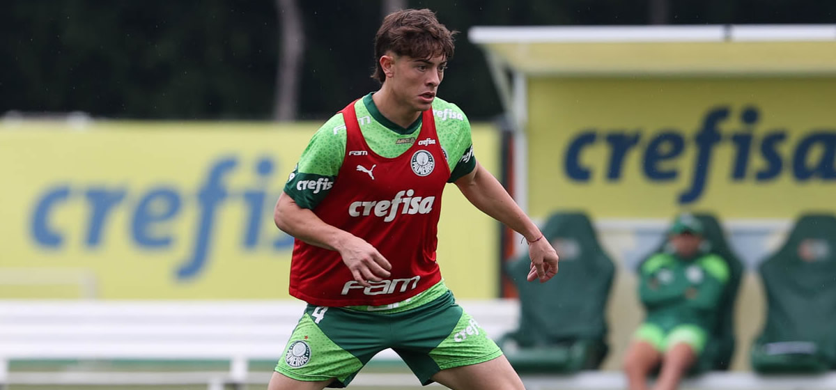 Giay completa 1 mês de Palmeiras e aponta diferenças do futebol argentino