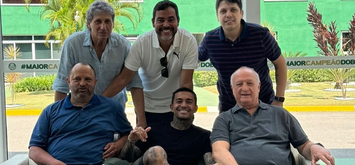 Felipão visita Academia e é tietado por Dudu