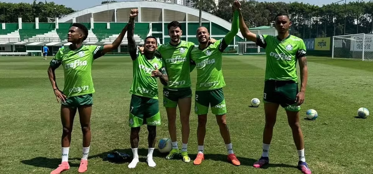 Estêvão e Piquerez treinam em campo em dia de folga no Palmeiras