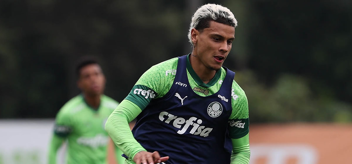 Manchester United retoma interesse em Richard Ríos; Palmeiras toparia vender por valor inferior à multa