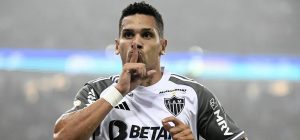 Veja uma análise de Paulinho, atacante próximo de acertar com o Palmeiras