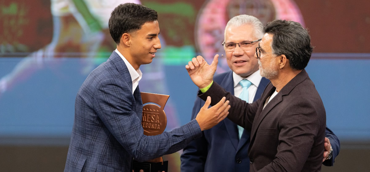 Vitor Reis celebra premiação individual no primeiro ano de profissional