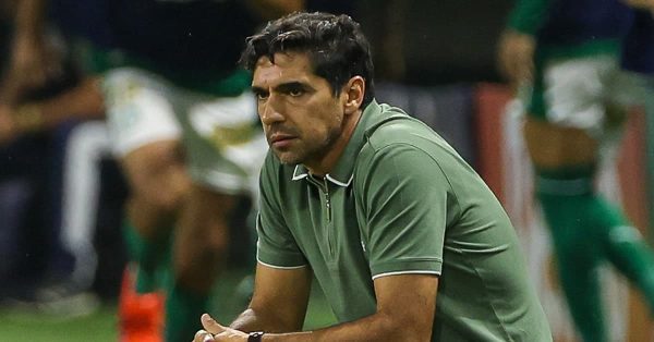 Abel recusou salário astronômico do Al-Hilal para seguir no Palmeiras