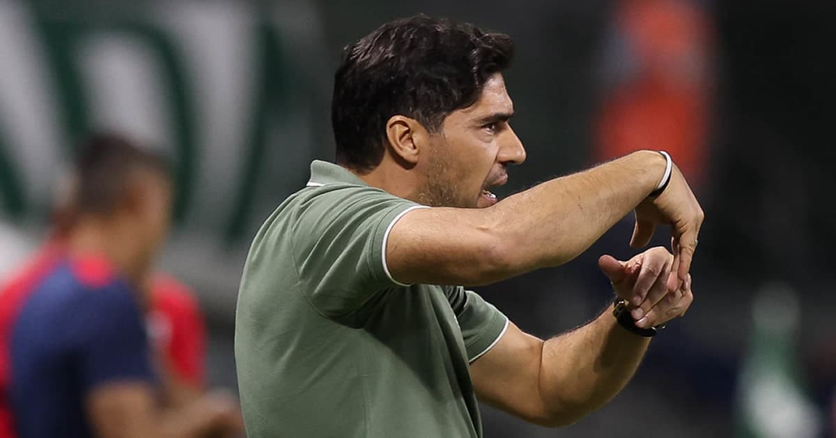 Abel revela quantos reforços o Palmeiras ainda busca e comenta mudança de postura no mercado