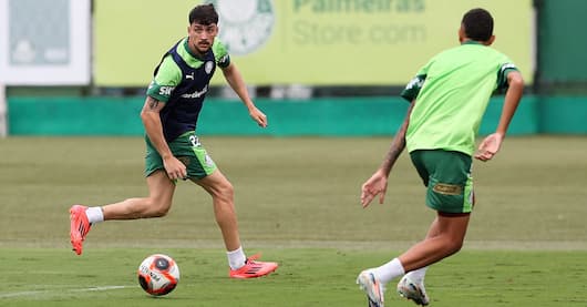 Palmeiras faz treino tático para enfrentar o Corinthians; veja possível escalação