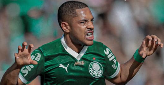 Veja como Abel pode escalar o Palmeiras com Vitor Roque