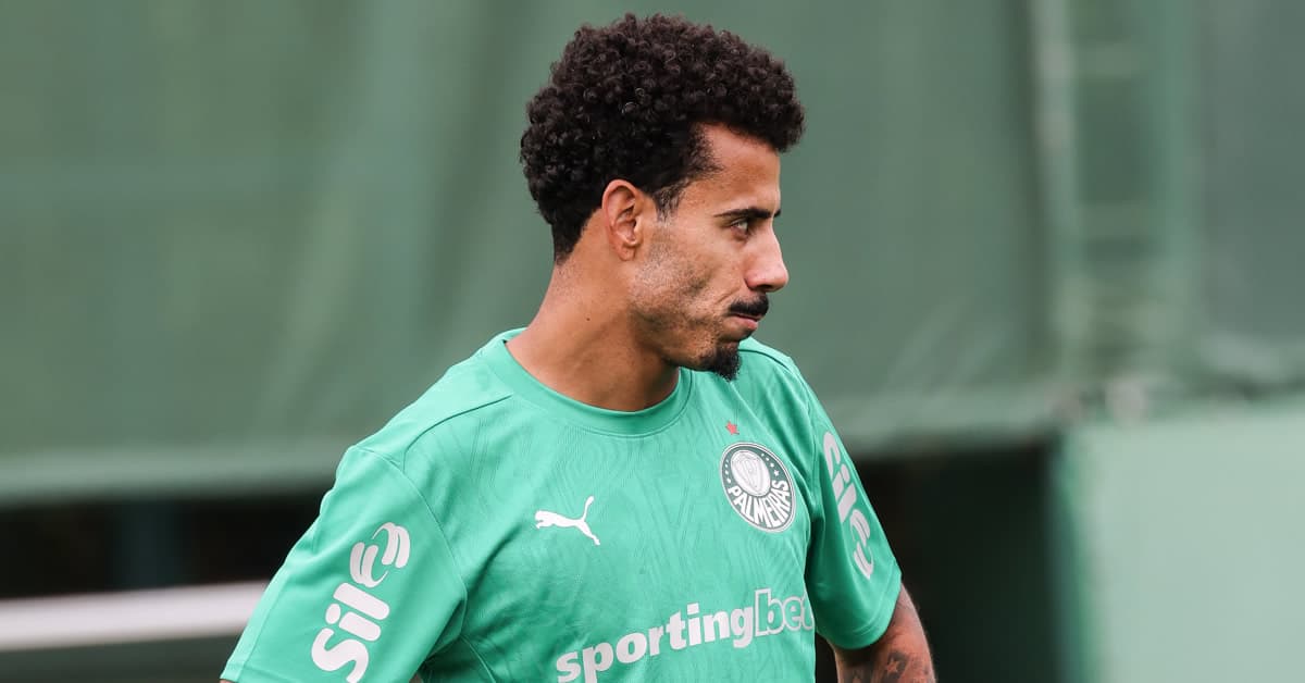 Lucas Evangelista faz primeiro treino com elenco do Palmeiras