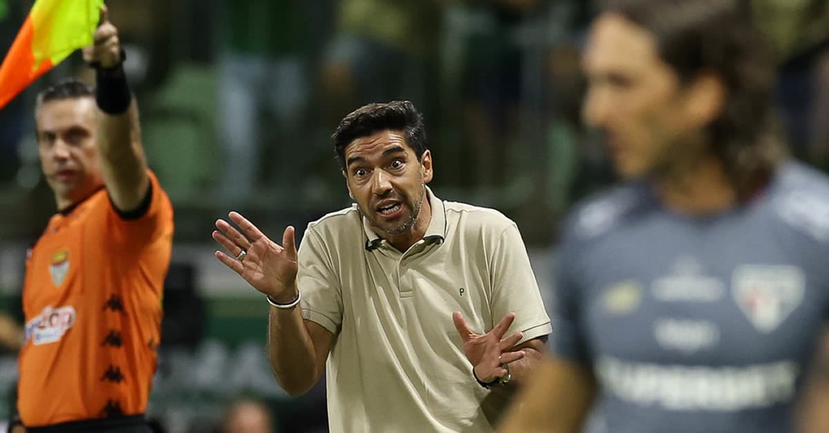 Abel vê classificação justa, explica Vitor Roque titular e elogia torcida: "Senti a força deles"