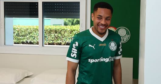Vitor Roque conhece estrutura do Palmeiras e se coloca à disposição de Abel para o clássico: “Estou pronto”