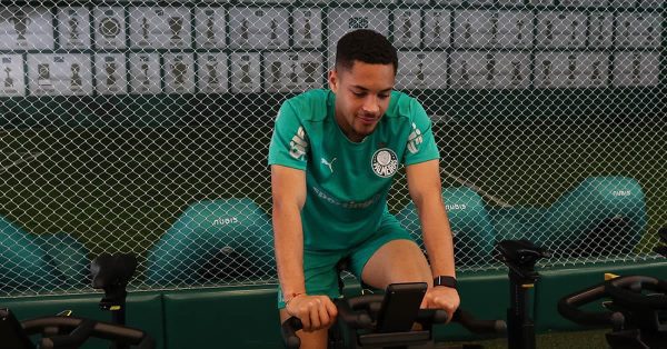Vitor Roque: Palmeiras faz acordo com STJD e “troca” risco de suspensão por multa e medida disciplinar