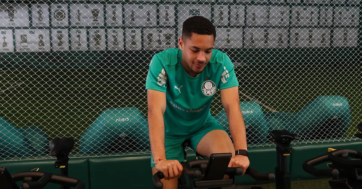 Vitor Roque pede Palmeiras focado e espera jogo duro contra o Cerro Porteño