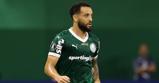 Felipe Anderson vai bem em “nova” função e agrada Abel: “É a posição que ele pode nos dar mais”