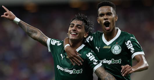 Weverton pega pênalti no acréscimo, Palmeiras vence o Fortaleza e lidera o Brasileirão
