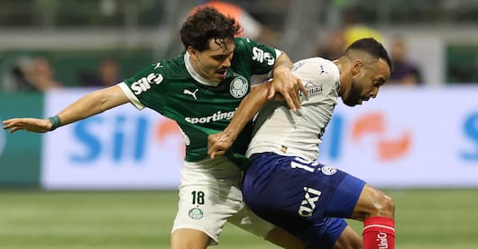 Palmeiras falha muito no ataque e perde para o Bahia no fim