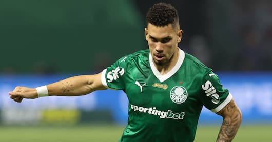 Paulinho pede cabeça erguida ao Palmeiras após primeira derrota no Brasileirão
