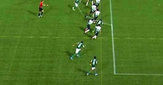 VAR usou braço do Gómez para determinar impedimento no gol anulado de Vitor Roque