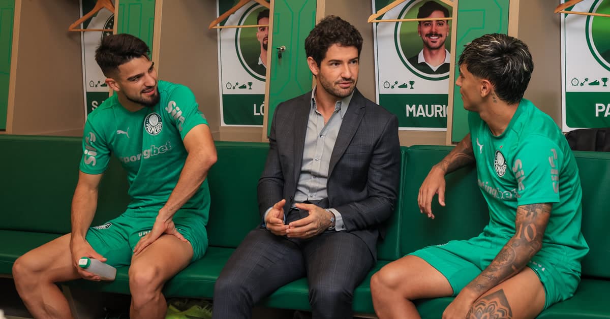 Fotos: Academia recebe curso da Fifa com ex-jogadores