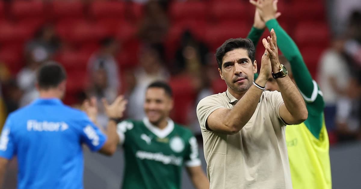 Palmeiras líder do Brasileirão; Abel minimiza: "Nem olho direito para a classificação"